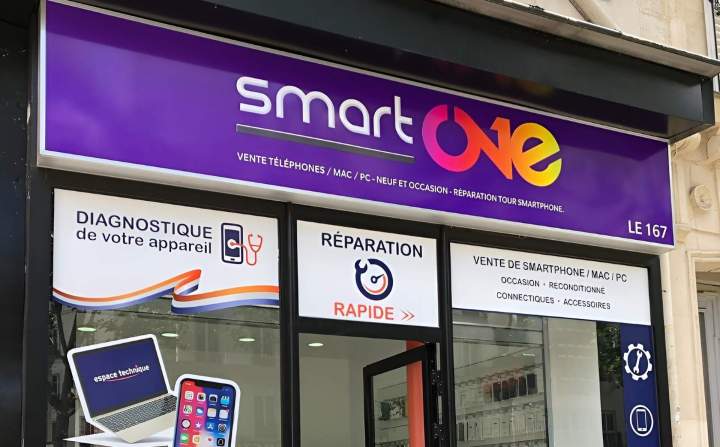 Décoration adhésive sur mesure pour vitrines de commerces et bureaux professionnels