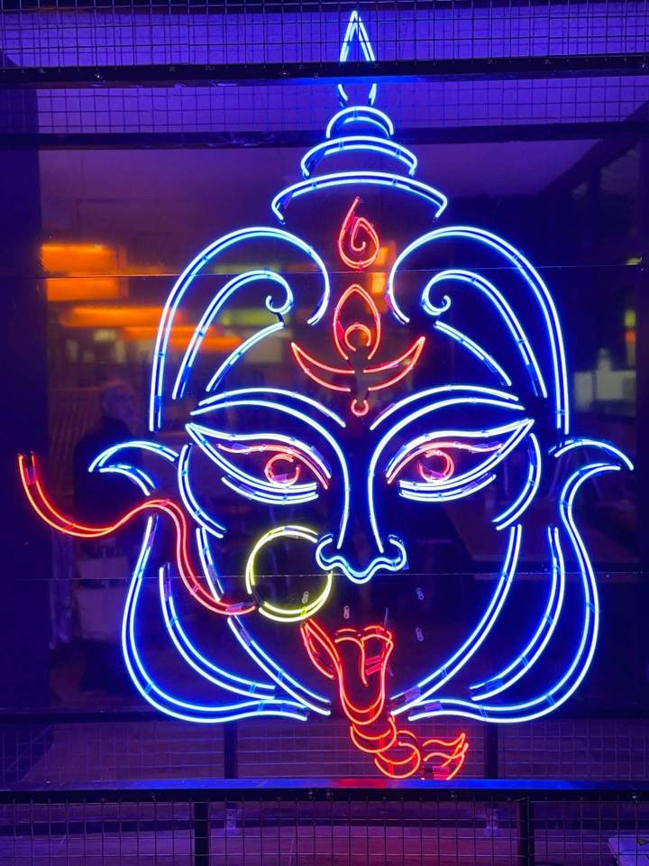 Installation enseigne lumineuse sur mesure Seine-et-Marne